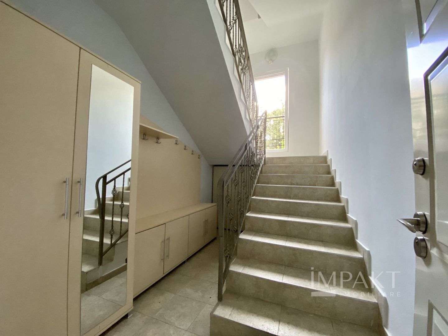 Apartament in vila pe 2 etaje, 175 mp, cartierul Andrei Muresanu/ Parcul Engels - Poză 18