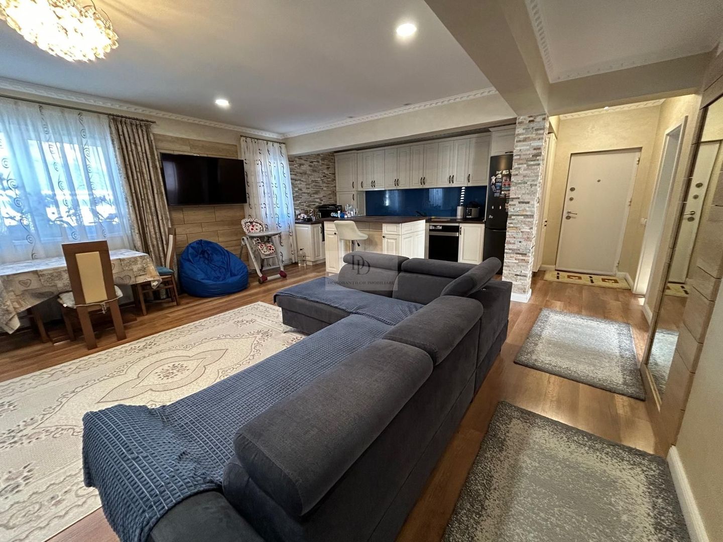 Apartament 4 camere singur pe nivel + 50 mp Pod + 2 Parcari | Oașului - Poză 2