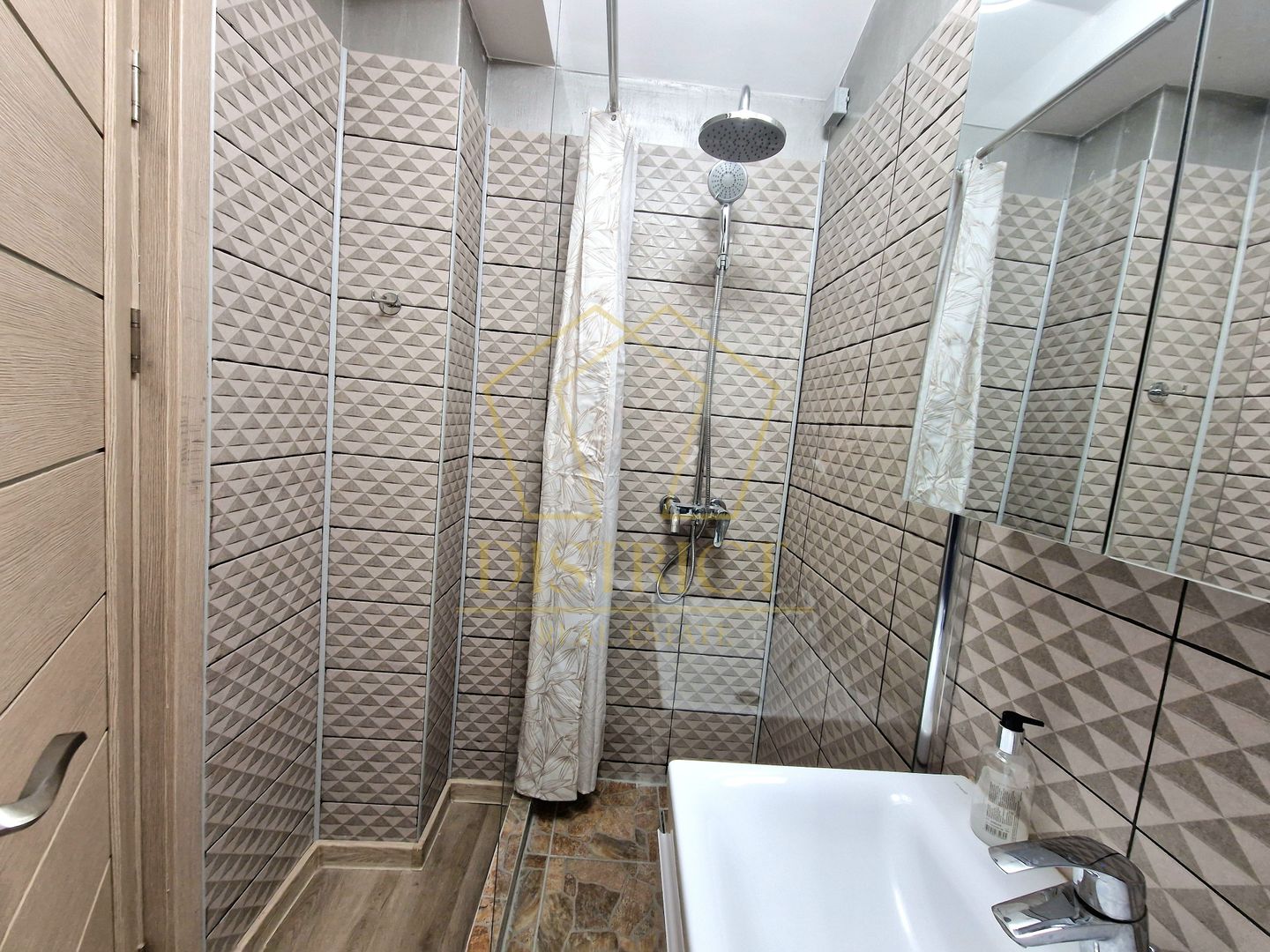 Duplex spatios cu 4 camere si 2 bai | Mosnita Veche | Drumul Boilor - Poză 16