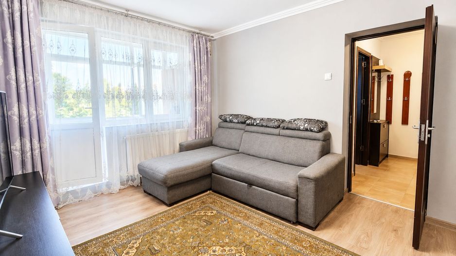 Apartament renovat 2 camere SD 49 mp Podu Ros 92000 euro - Poză 4