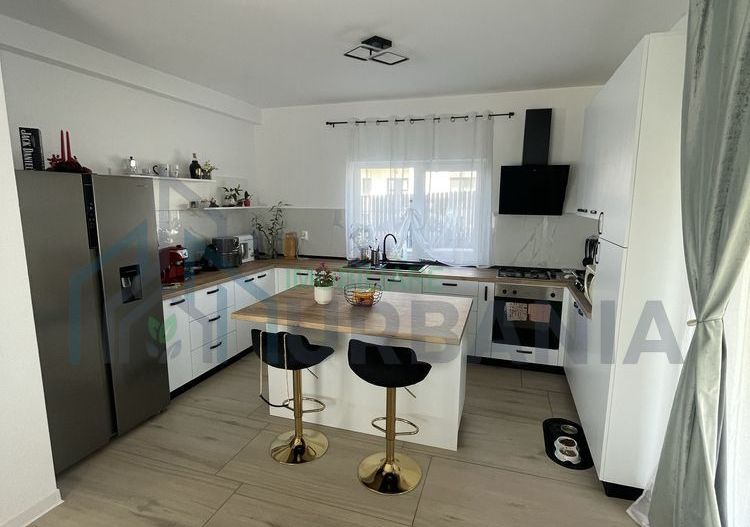 Casa individuală modernă, Miroslava, P+1, 120 mp utili, 500 mp teren, complet mobilată și utilată - Poză 3