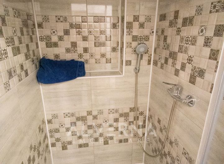 Apartament 2 camere cu 2 bai, pe 2 niveluri in vila renovata - Central - Poză 11