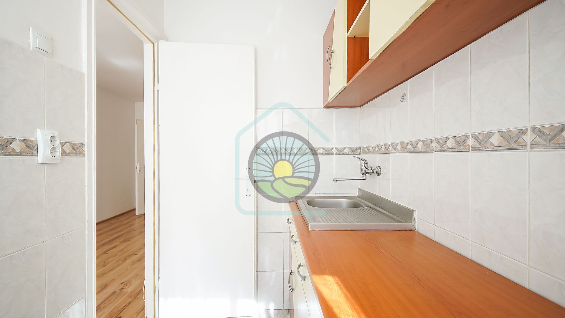 Garsonieră gata de mutat / închiriat – etaj 1, sud, centrală proprie - Poză 5