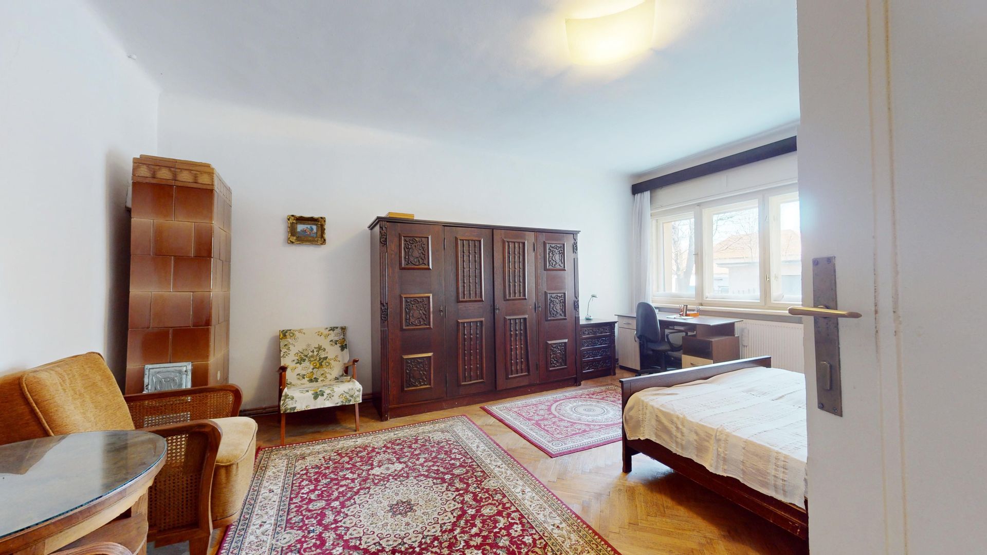 Apartament in casa si garaj in zona spitalul militar-Brasov - Poză 4
