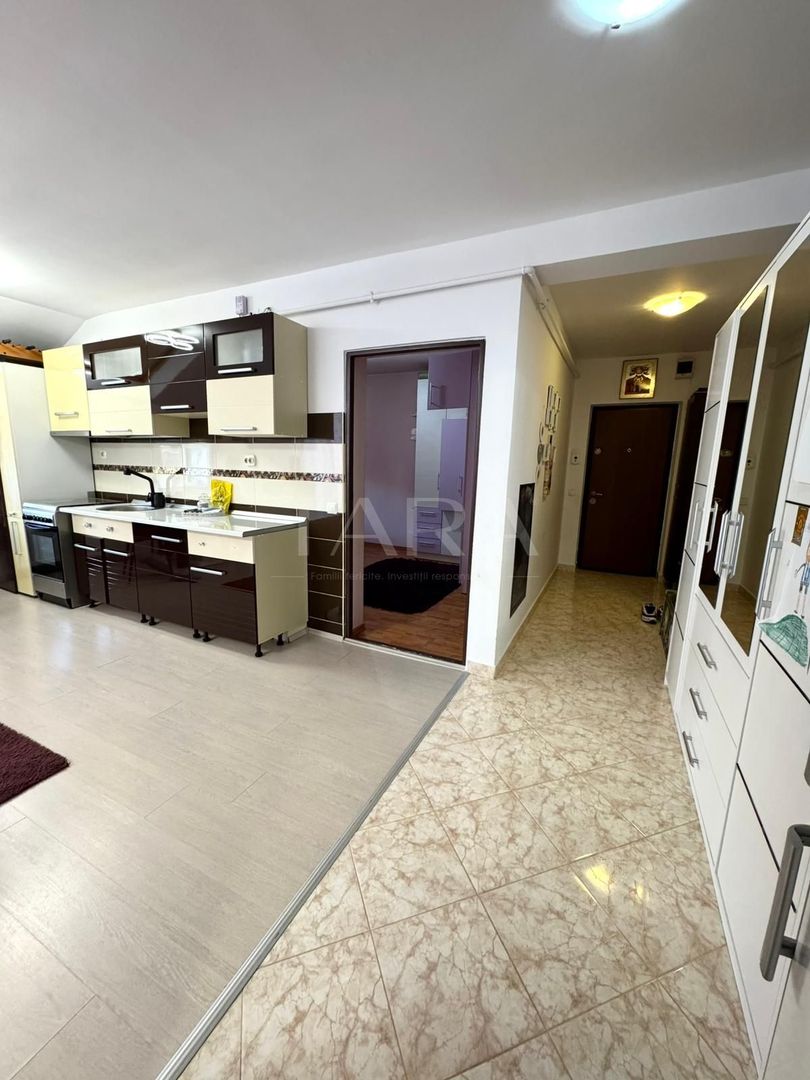 Apartament zona Florilor, parcare inclusa, disponibil imediat. - Poză 1