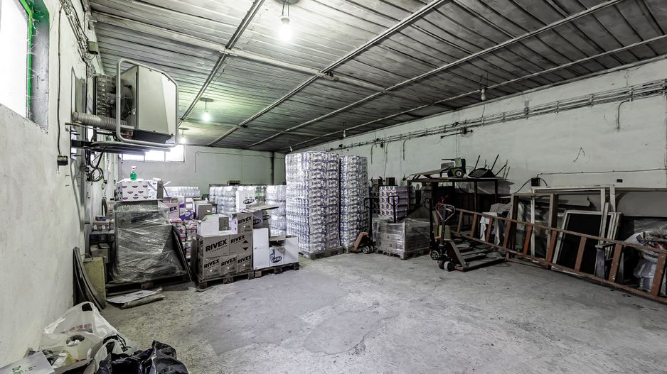 Hală în zonă centrală, zona Intim - Poză 3