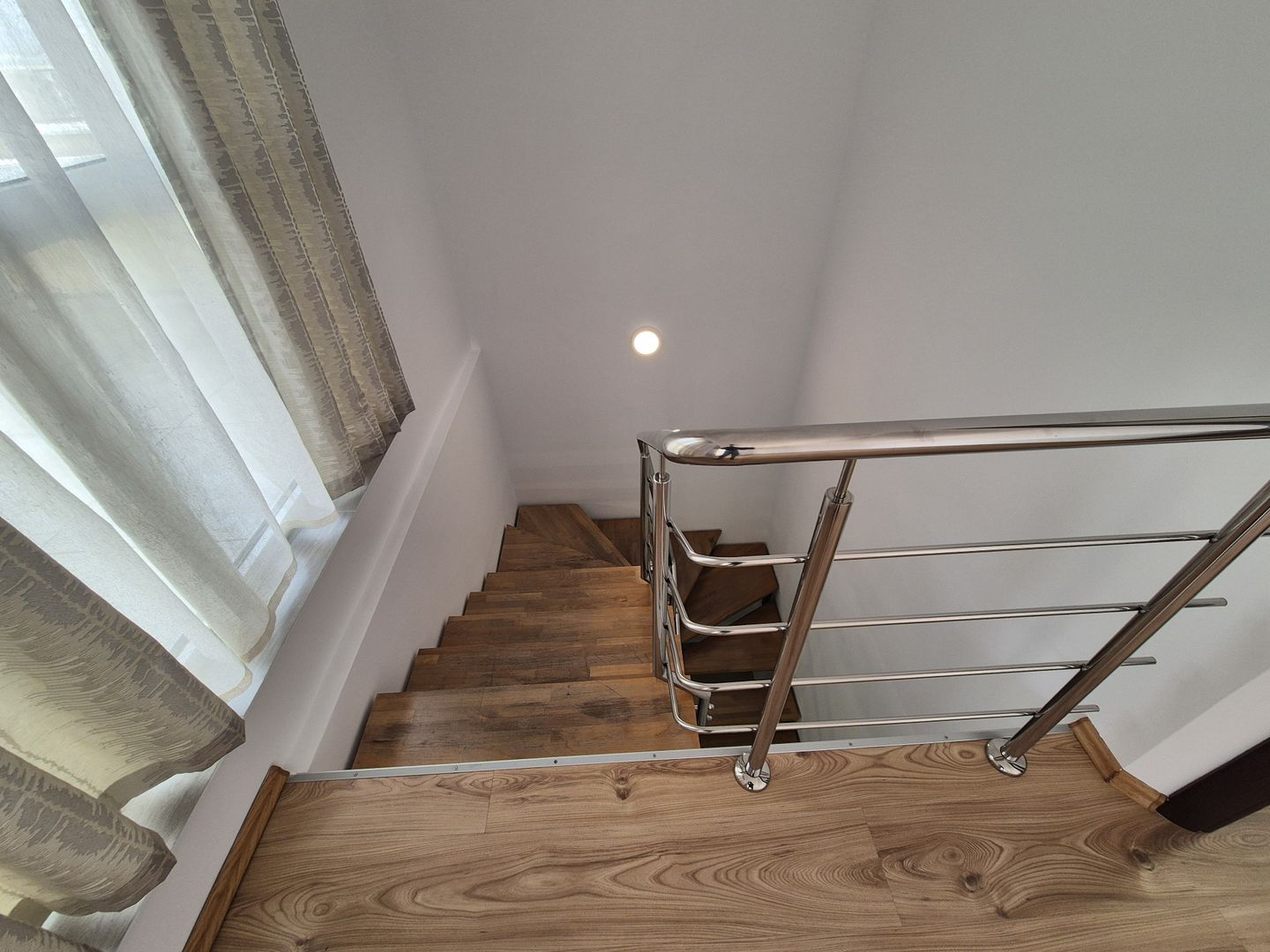 Penthouse exclusivist 134,17 mp + loc de parcare 50 euro/luna - Mall Vitan - Poză 14