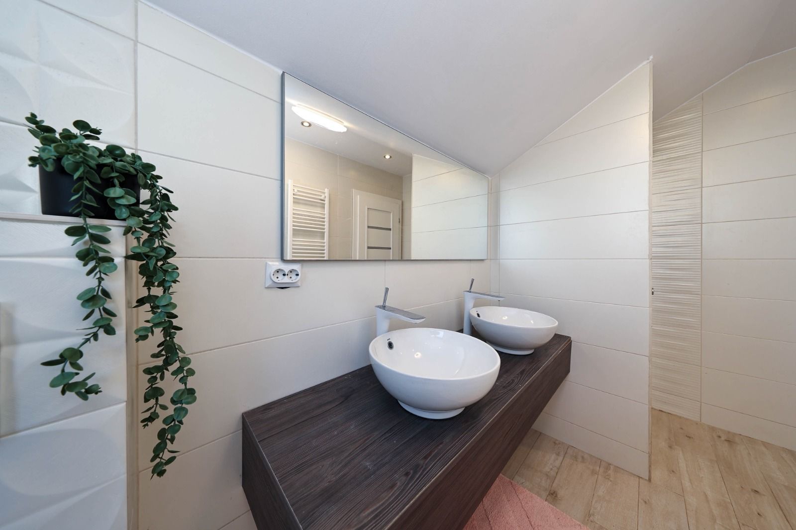 Casă Individuală Modernă de Vânzare | Sânpetru, Brașov - Poză 34