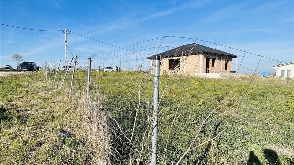 Teren intravilan de vanzare cu dublu front Cetariu - Poză 5