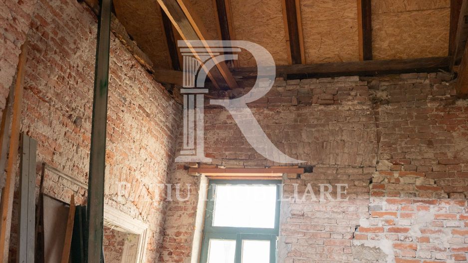 Investiție trophy asset | Clădire reprezentativă în centrul Oradiei - Poză 10