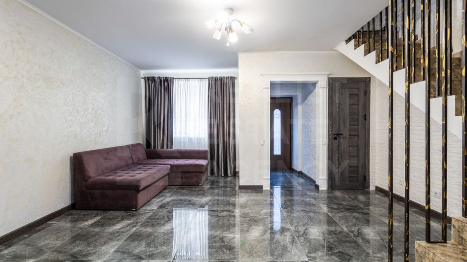 Chirie, casă, 3 nivele, 5 camere, strada Cantinei, Durlești - Poză 1