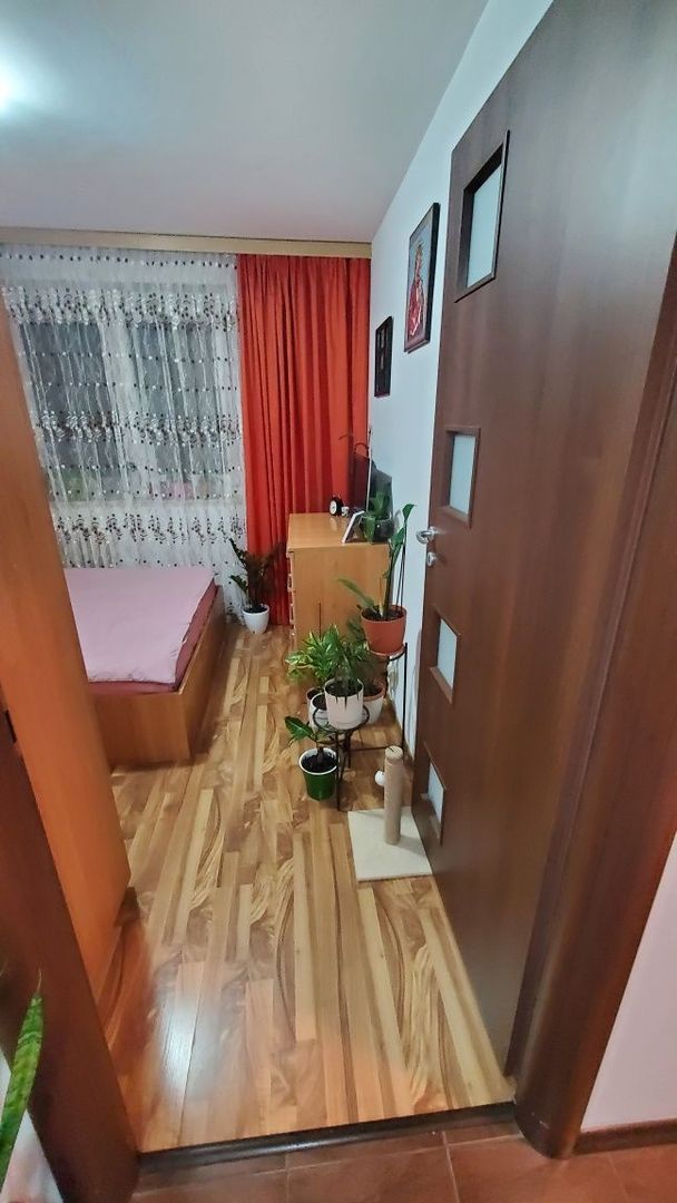 Vanzare apartament 2 camere zona titan - Poză 5