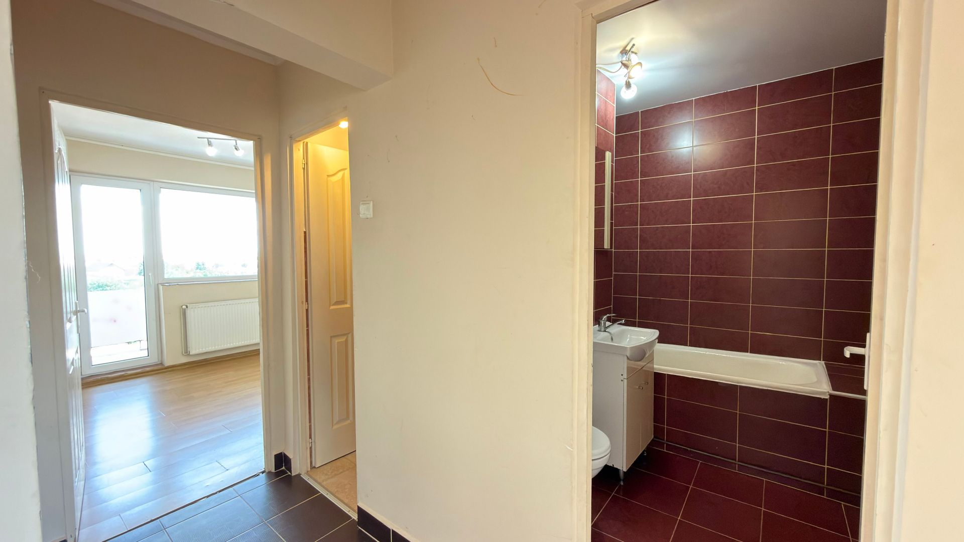 Apartament 3 camere MV1, Etaj IV / Str. Narcisei Nr.9 / Carei - Poză 6