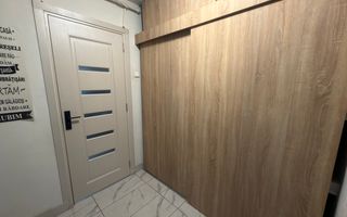 Etaj intermediar. Bloc izolat. Bucatarie inchisa - Poză 11