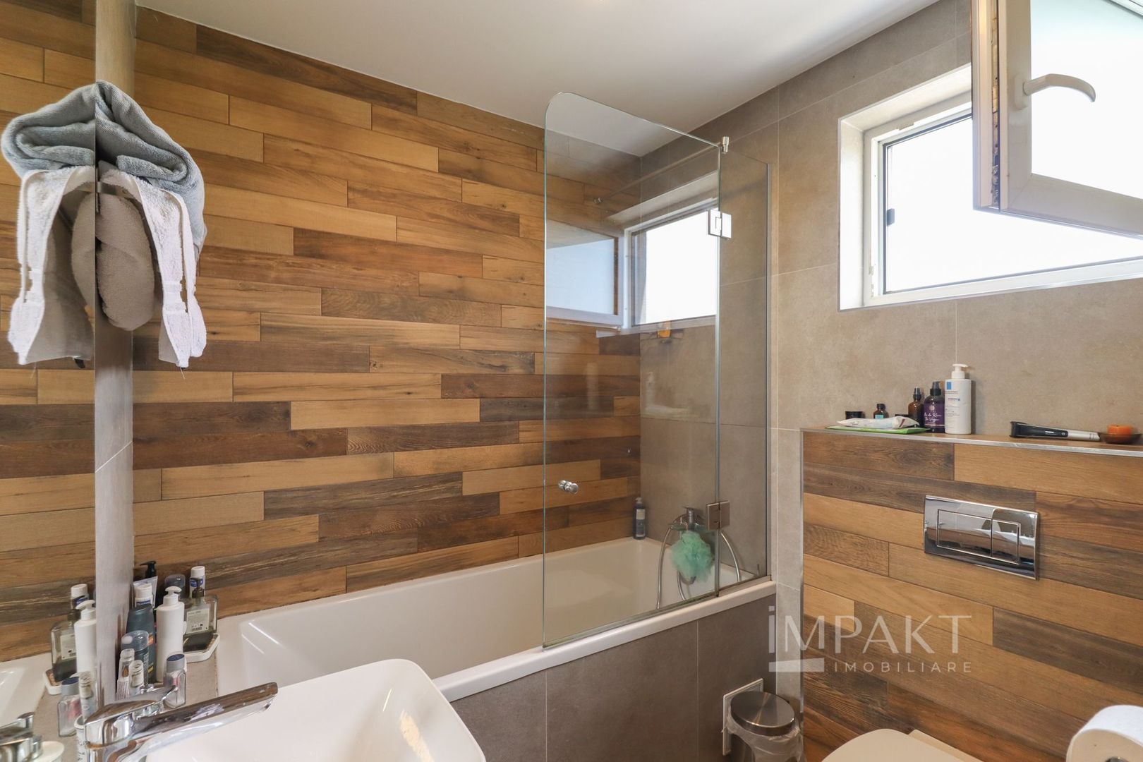 Casa cuplata minunata de vanzare, situata in cartier Voronet! - Poză 18