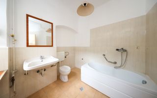 Locație rară în Brașov: ideal pentru regim hotelier sau business - Poză 20