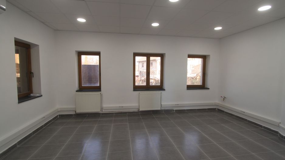 Cladire birouri - 282 mp -  zona Rebreanu - Poză 9