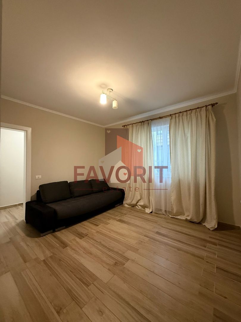 Curte proprie. Loc de parcare. Strada asfaltata - Poză 9