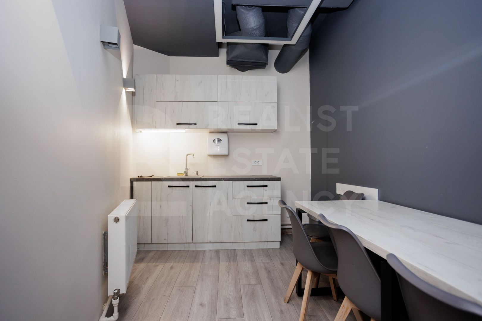 Se oferă oficiu sper chirie 270 mp, str. Petru Rareș, Centru - Poză 9