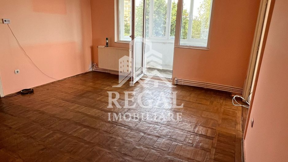 Apartament 3 camere – Ultracentral, vedere spre pietonală și Parc - Poză 8