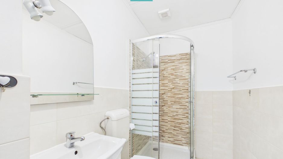 Casă cu 2 apartamente în Grădiște - Poză 12