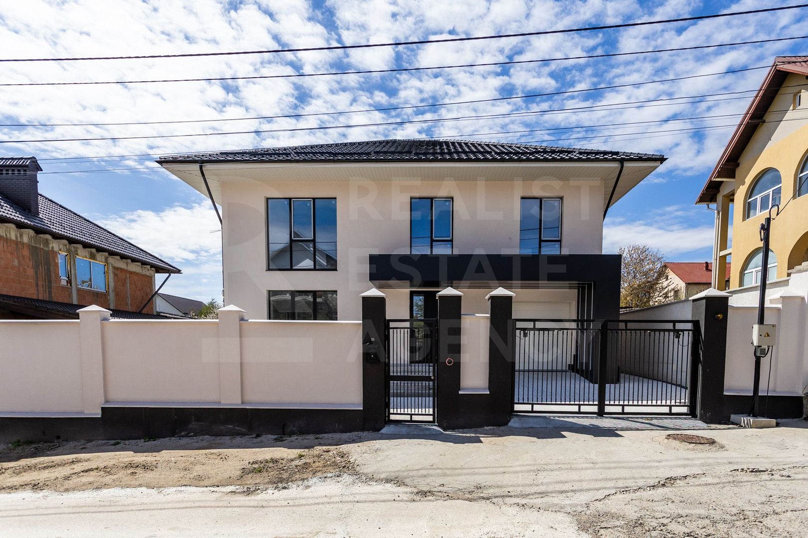 Vânzare, casă, 3 camere, Dumbrava - Poză 1