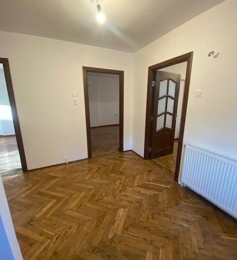 Capitale Dorobanti/ Deosebit in vila/Apartament trei camere - Poză 2