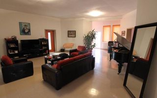 Vilă transformata în cămin pretabilă investiție - Poză 12