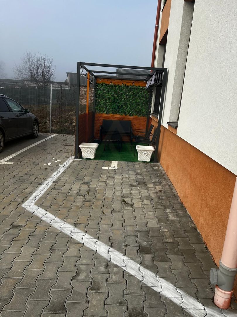 Apartament ultrafinisat 2 camere curte proprie si parcare in Selimbar - Poză 11