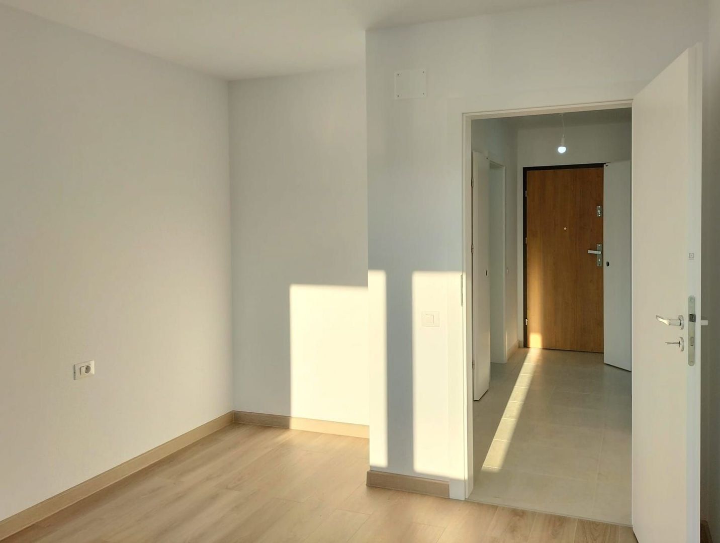 Apartament 2 camere nemobilat  Urban Plaza - Poză 9