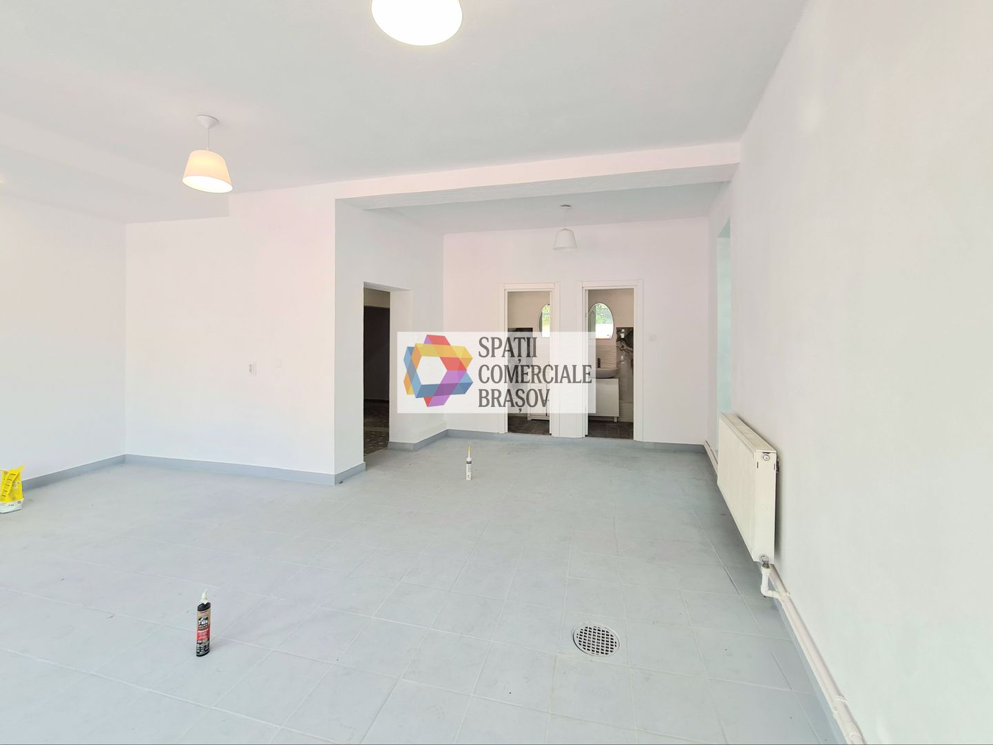 Spatiu comercial de închiriat cu 380v Brasov - 82 mp # spatii-comerciale-brasov - Poză 1