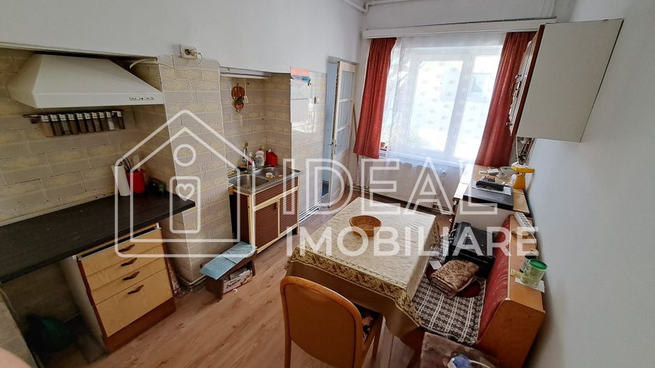 Casa cu 2 camere si pivnita mare, zona Ultracentrala - Poză 7