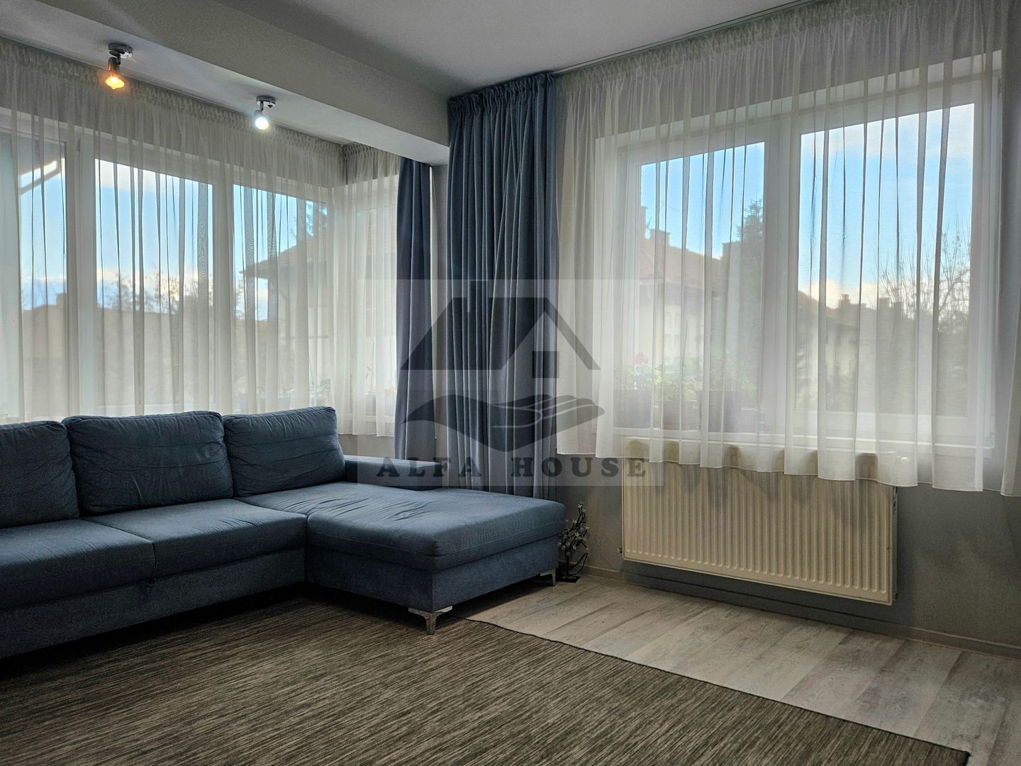 Oportunitate - Apartament cu trei camere in vila, zona Tractorul 70 mp - Poză 6