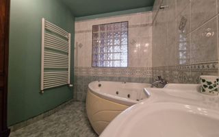 Vila zona Sub Arini!! - Poză 4