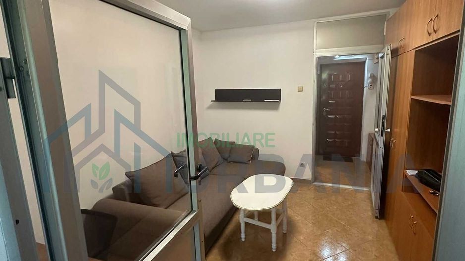 Garsonieră de închiriat în cartierul Alexandru cel Bun, zona Rond la Țigarete - Poză 1