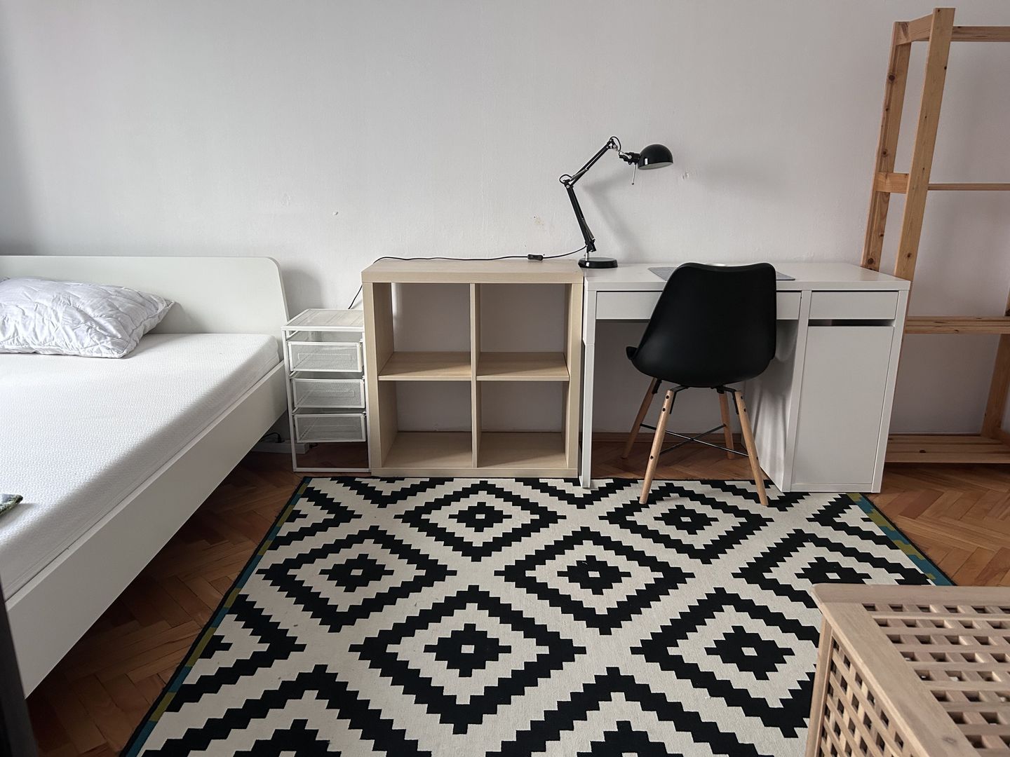 Medicina | 2 Camere | Bloc cu Lift. - Poză 1