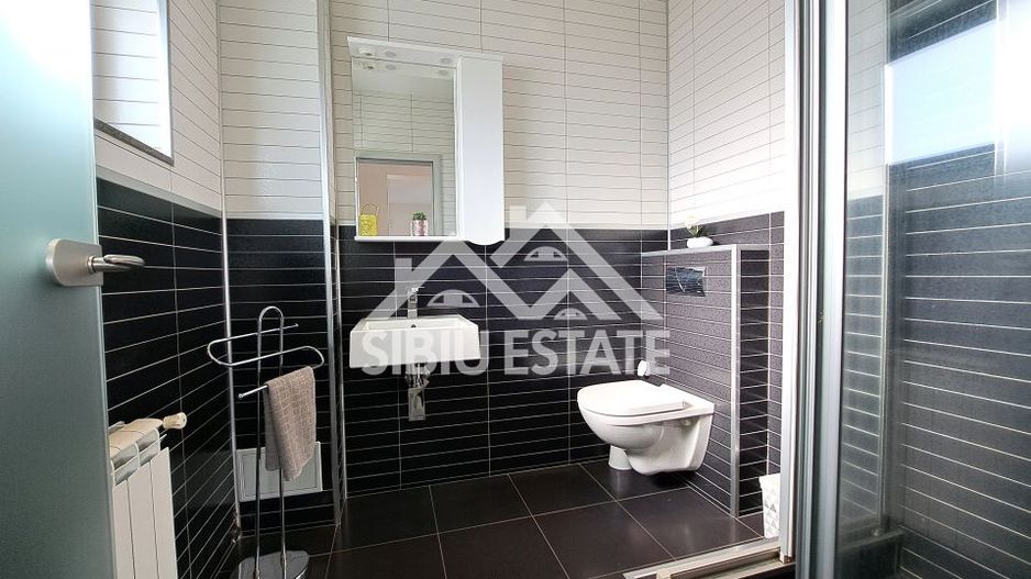 Casa Sibiu, terase panoramice, garaje, teren mare, Sura Mica - Poză 13