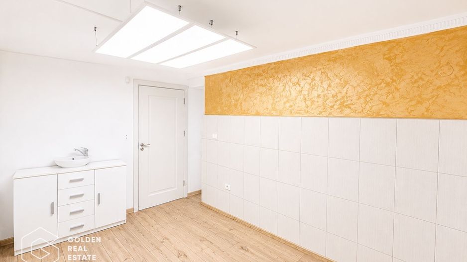 Spatiu pretabil salon infrumusetare, cabinet, 8 camere, Boul Rosu, 200mp - Poză 9