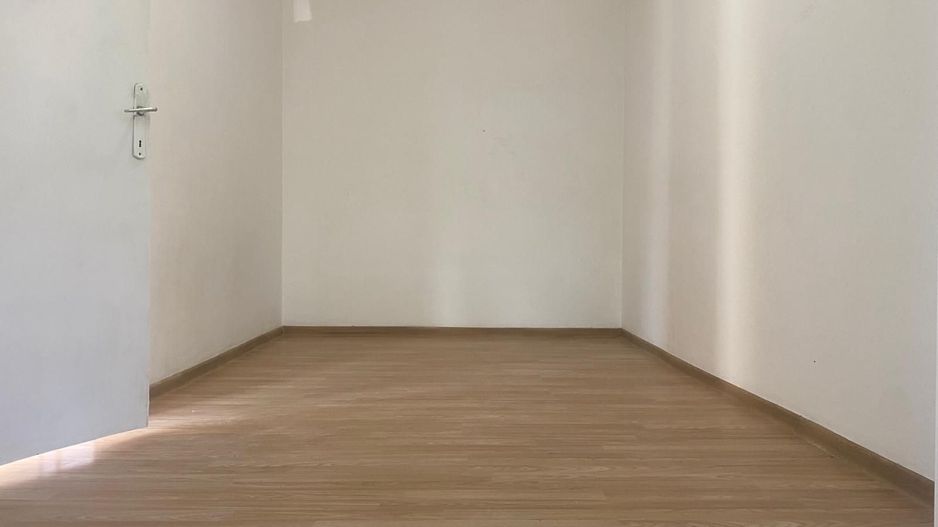 Foarte luminos! Vanzare apartament cu 3 camere in Targoviste - M11 - Poză 4