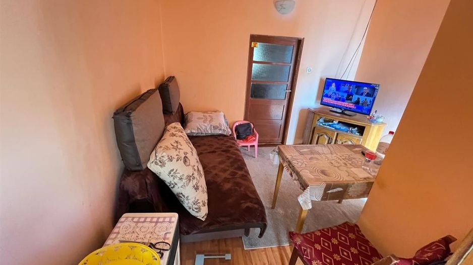 casa individuala Varias apa centrala pe gaz canalizare 1500mp - Poză 12