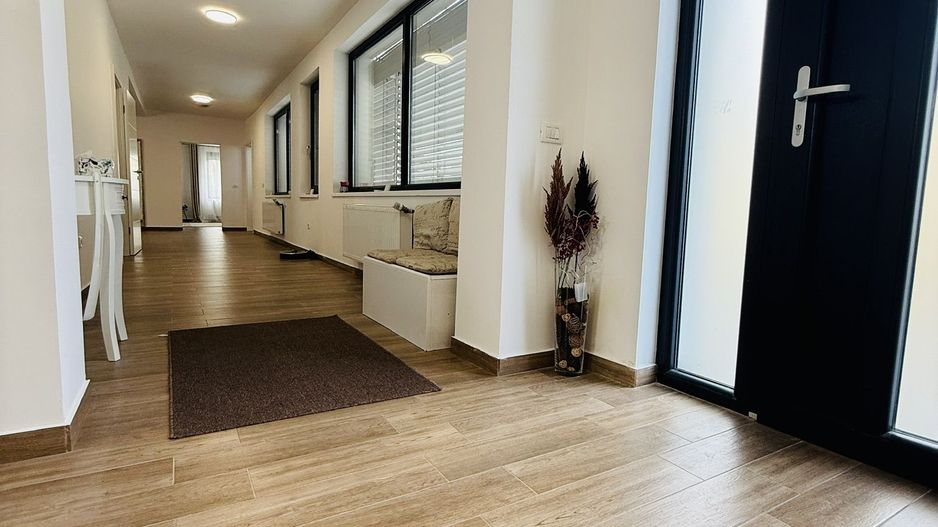 Giroc Central | Casă renovată complet | 4 camere | 2 bai - Poză 9