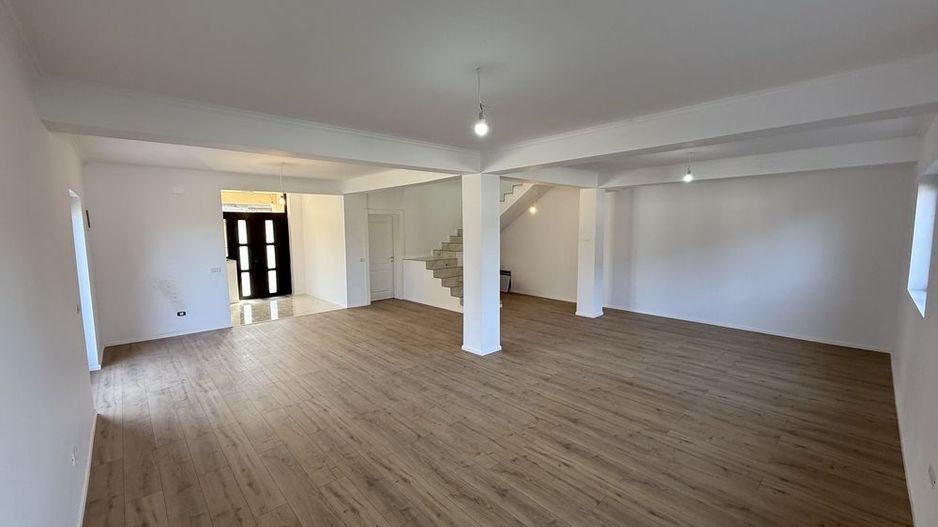 Casa tip duplex P+1+Pod | Tunari - Poză 1