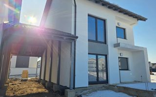 Casa cu carport si terasa, Selimbar, Sibiu - Poză 1