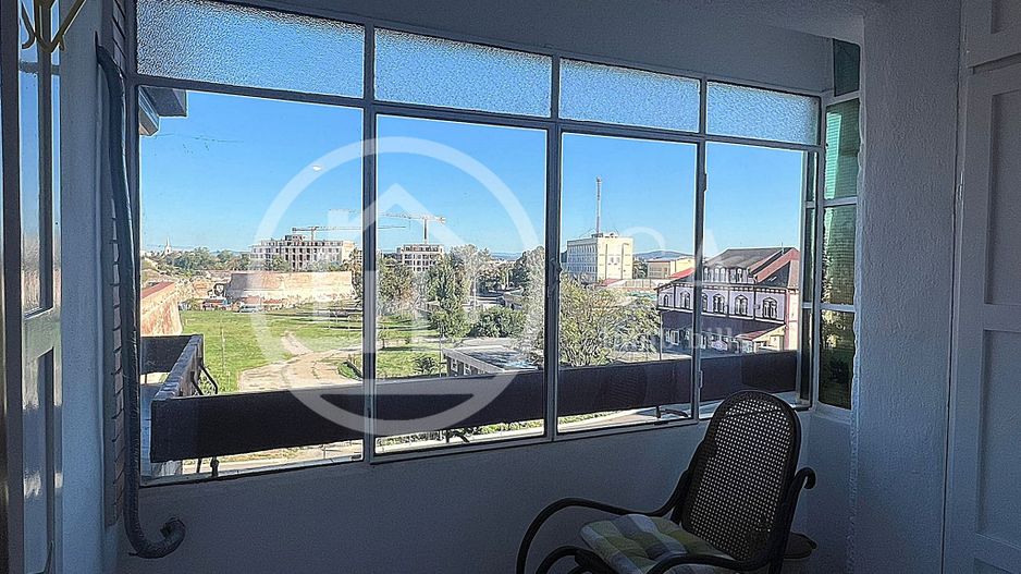 Apartament cu 4 camere de vanzare Ultracentral Oradea - Poză 17