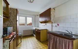 Apartament central cu 4 camere - Poză 1