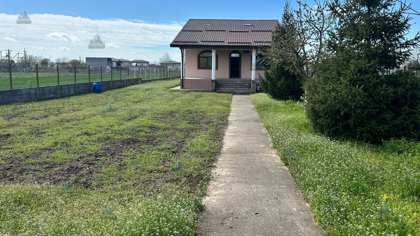 Vilă de vânzare 1500 mp teren - Poză 2