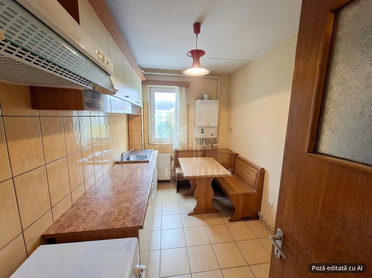 Apartament 3 camere semidecomandat Barbu Lautaru Brasov - Poză 3