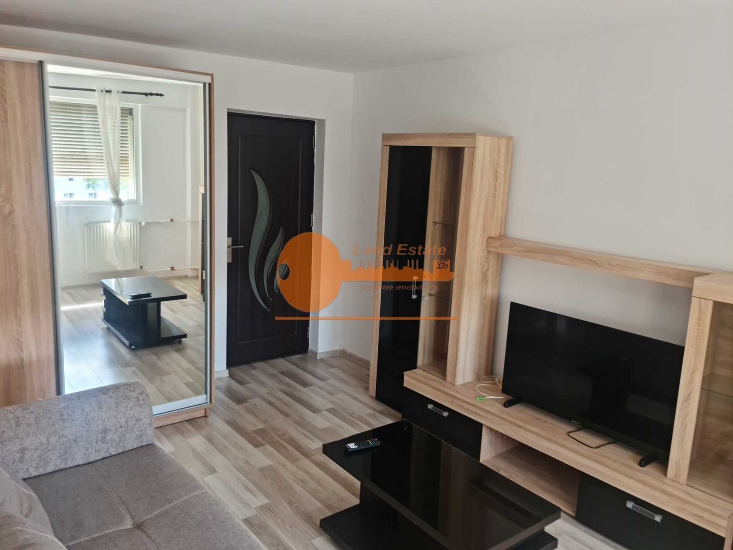 Vânzare Apartament 2 Camere Piața Victoriei - Poză 1