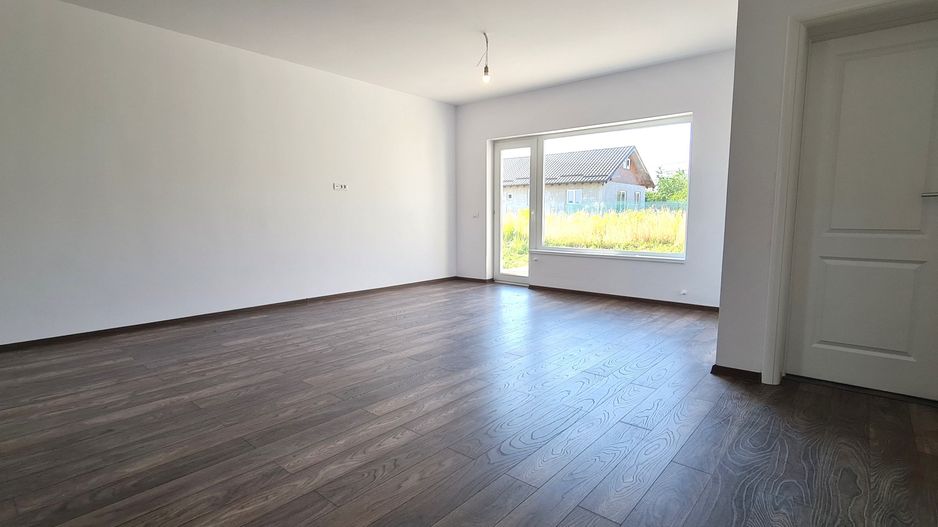 Casa individuala 3 camere finalizata cartier Izvor Tarlungeni Brasov - Poză 12