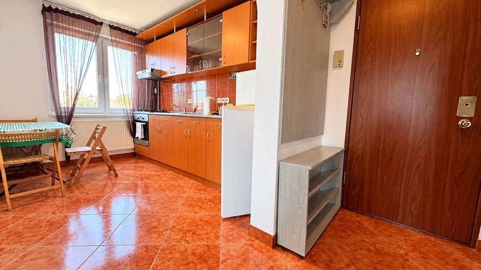 Aradului-Iulius Town | 2 Camere | Etaj Intermediar | Decomandat. - Poză 1